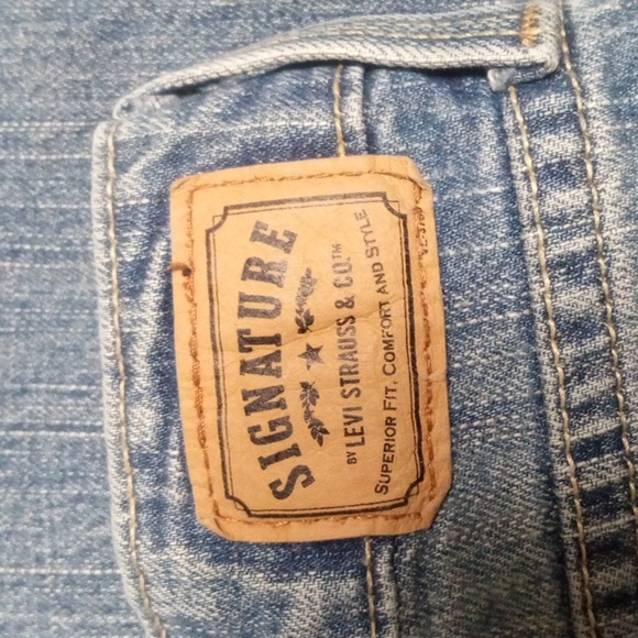 Levi low rise Boot cut jeans - Picture 2 of 5